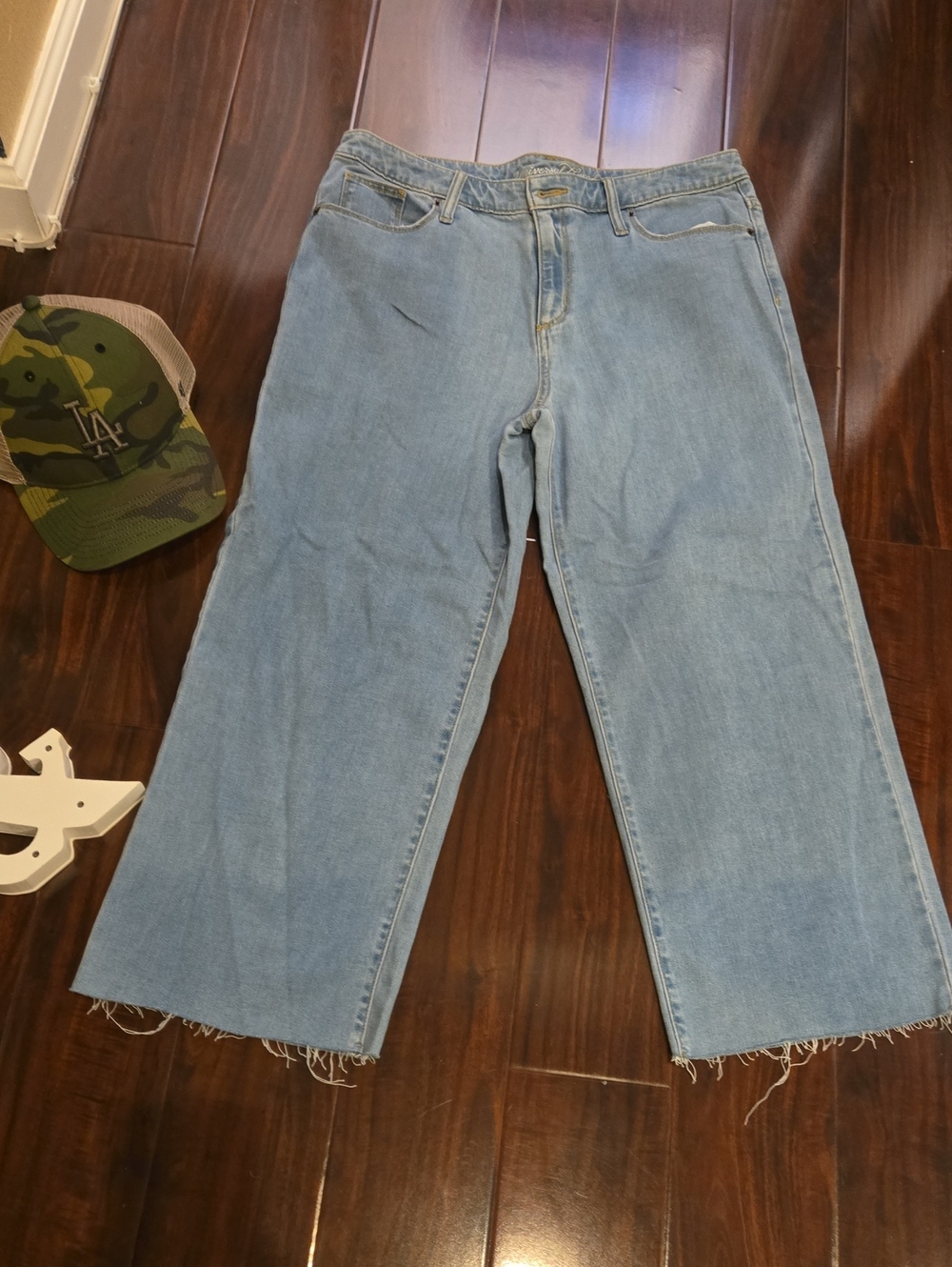 Universal Thread Light Blue Wide Leg Frayed Hem. Boyfriend Jeans